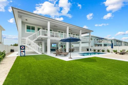 Marathon House | Luna Light ~ Waterfront ~ Pool ~ Dock ~ Views