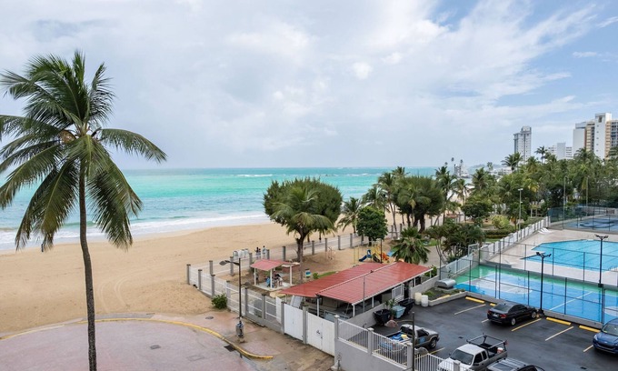 Isla Verde Apartment | Luna Llena 1BDR Oceanview Pool