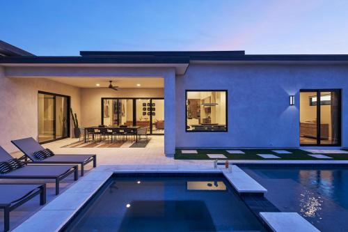 North Scottsdale House | Luna Luxe - Private Pool - Hot Tub - Fire Pit