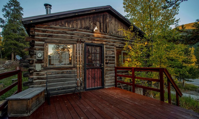 Leadville Cabin | Luna's cozy, romantic cabin in Leadville, Colorado