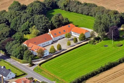 Herning Bed & Breakfast | Lund gamle skole