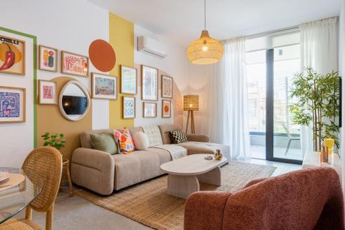 Larnaca Apartment | Lunette - Artful 1-BR Apartment & Balcony in Larnaca