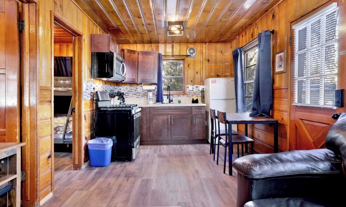 Big Bear Lake Hotel | Lupine #106