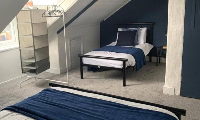 Gateshead Condo | Lush 4 bdrm maisonette nr Ncle free wifi,parking