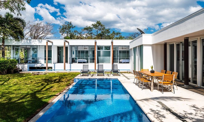 Marbella Villa | Lush Paradise