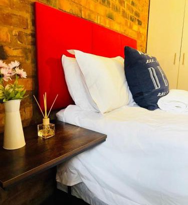 Downtown Johannesburg Apartment | Luu's