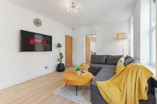 Tooting Apartment | LUX 1 Bed Flat next to Station in Tooting