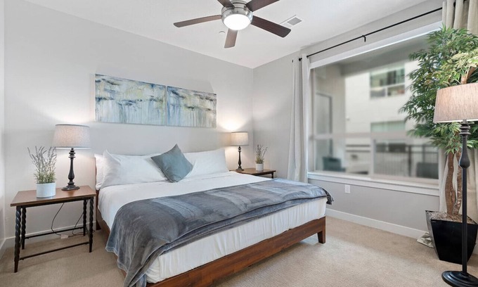 Downtown Salt Lake City Apartment | Lux 2Bdr 2Ba - Pool, HotTub, FreePrkg, KingBed NEW