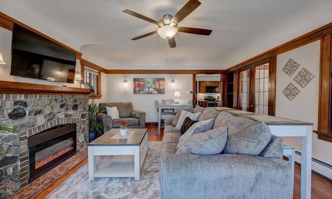 Bay View House | Lux Bayview Nest: Near Downtown