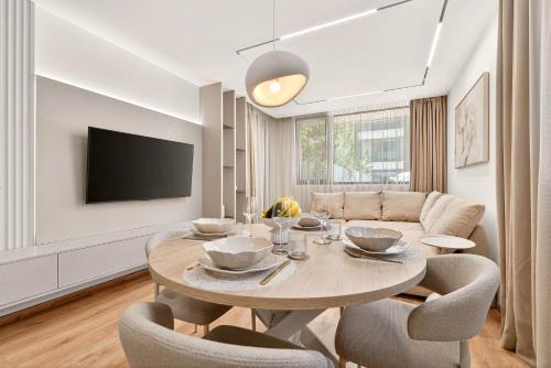 Saints Constantine and Helena Apartment | Luxury Ap Bella - Parking & Pool in Azur Panorama