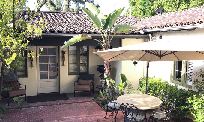 Pasadena Cottage | Lux Cottage @ 5 stars Resort 2R 2B Kitchen Suites with Parking