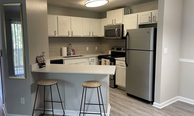 Loring Heights Apartment | Lux hideaway In the city 5 mins from Atlantic station