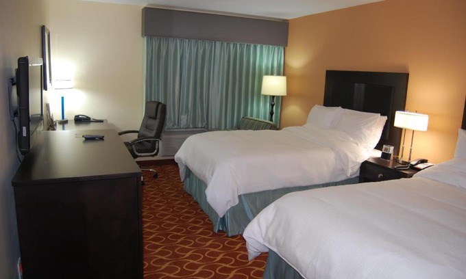South Arlington Hotel | Lux Hotel & Spa, Trademark Collection by Wyndham