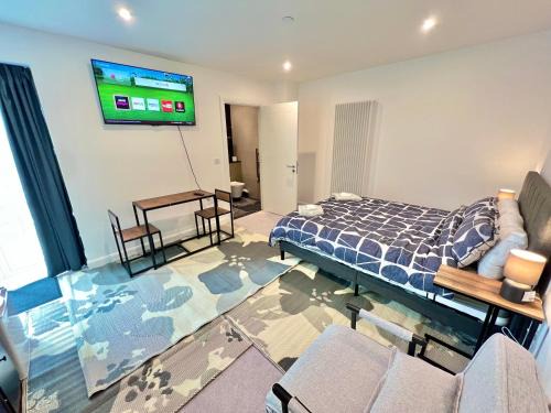 Docklands Apartment | Lux King Studio Penthouse w private entrance