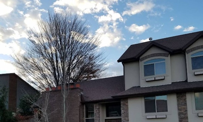 Farmington House | Lux Retreat 5 min Lagoon / 20 min SLC / Fireplace / High-Speed Wi-Fi