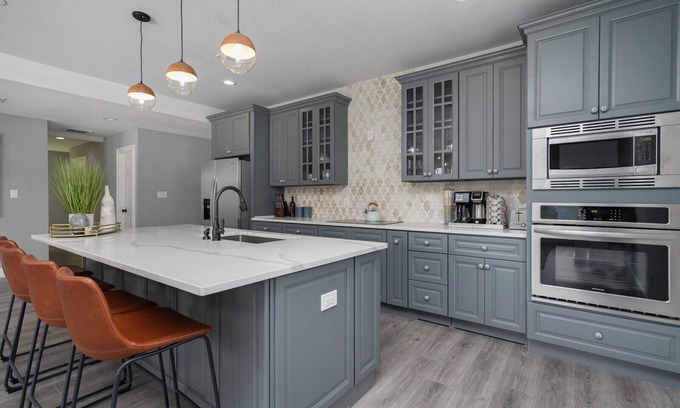 Tobin Hill House | Lux Stay nears the Pearl and Riverwalk