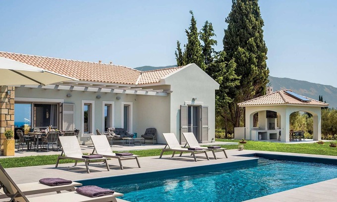 Klismata Villa | Lux villa walking distance to shops & restaurants