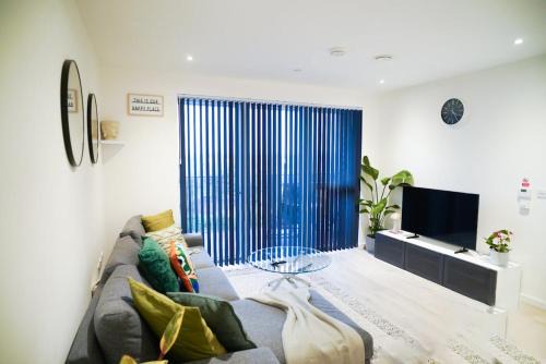 Newham Apartment | Luxe 2 Bed Flat - Gallions Reach