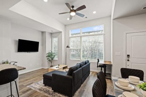 Charlotte House | Luxe 3BR Townhouse in Uptown Charlotte