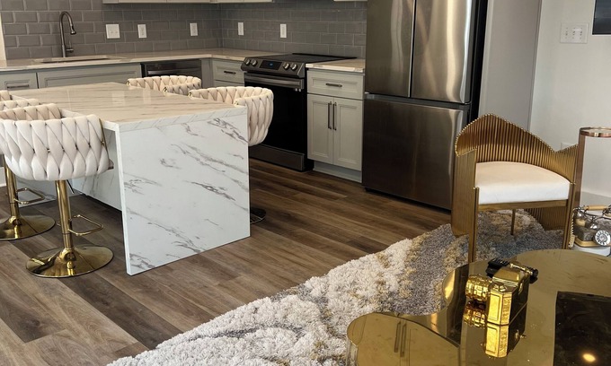 Edgewood House | Luxe 5-Level Townhouse with CITY VIEW