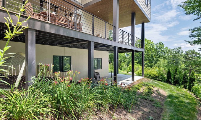 Alexander House | Luxe 5BR w/Home Theater | Pool Table | Firepit