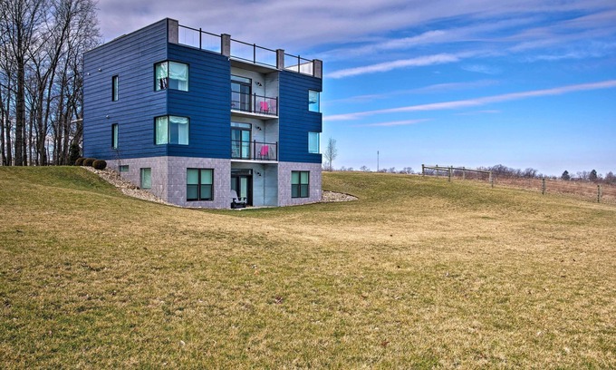 Millersburg Apartment | Luxe Amish Country Apartment with Rooftop Terrace!