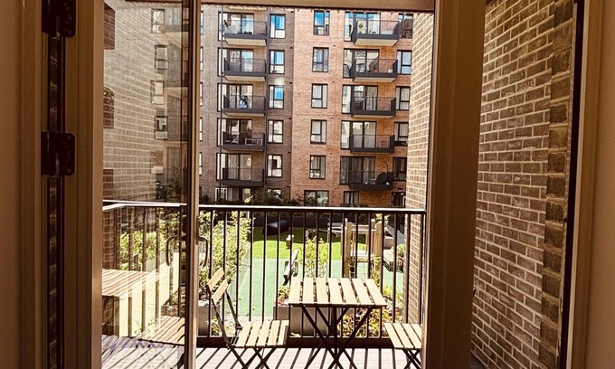 Marlborough Apartment | Luxe Apartment - Stylish 2 Bedroom Apartment