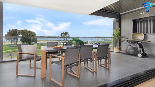 Lake Illawarra House | Luxe by the Lake