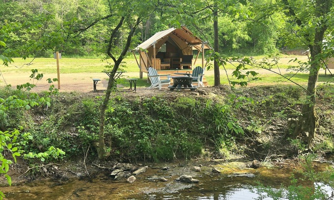 Newport RV Rental | Luxe Creekside Safari Tent|Firepit|HVAC|Spa Bath