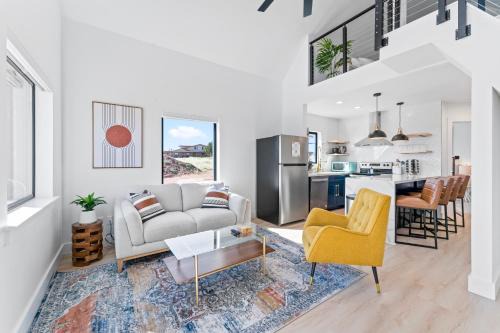 Valle Villa | Luxe Desert Tiny Home Glamping - Near Grand Canyon South Rim