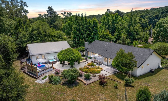 Atascadero House | Luxe Designer French Country Retreat, Outdoor movies, plunge pool, game rm, EV!