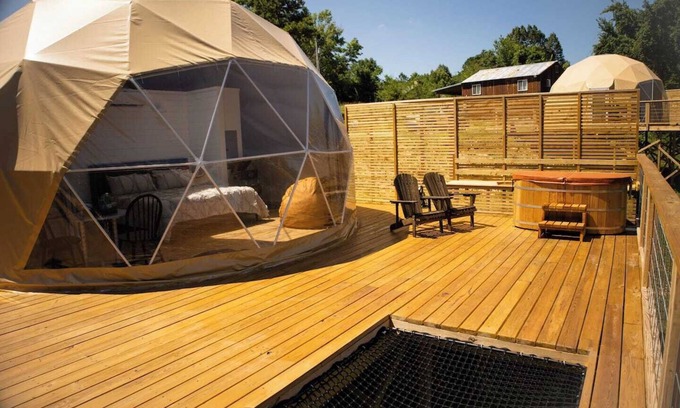 Eureka Springs Apartment | Luxe Dome Cedar Hot Tub