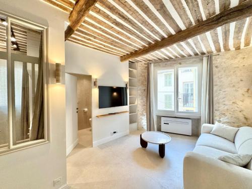 Antibes City Centre Apartment | Luxe et Charme sur les Remparts du Vieil Antibes
