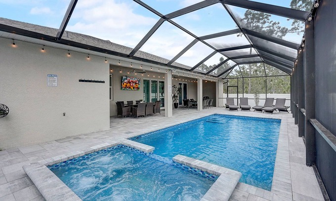 North Port House | 🌟 🆕 Luxe Gem w Heated Saltwater Pool, Spa & Privacy Fence.