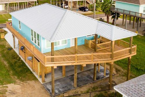 Crystal Beach House | Luxe Home with Deck in Crystal Beach!