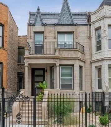 Grand Boulevard Apartment | Luxe Hyde Park Gray Stone near UofC