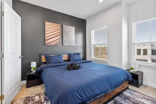 Charlotte House | Luxe King 3BR Townhouse Mins to Dwtn CLT