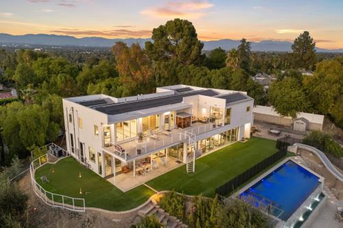 Woodland Hills Villa | Luxe LA Escape w Pool Views Game Room Alta Vista Estate by AvantStay