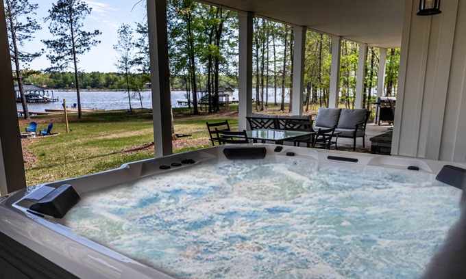 Lake Oconee House | Luxe Lakefront Home with Private Hot Tub, Dock, Kayaks & Firepit - Dogs OK