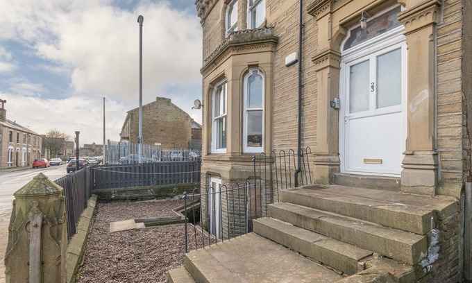 Huddersfield Apartment | Luxe Living
