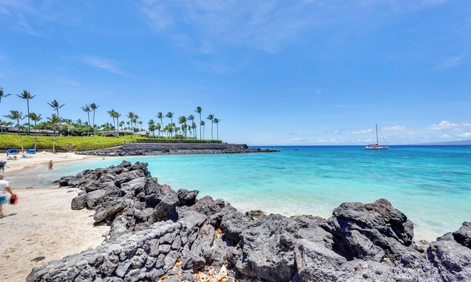 Kamuela Apartment | Luxe Maunalani Resort Condo w/Pool + Beach Access