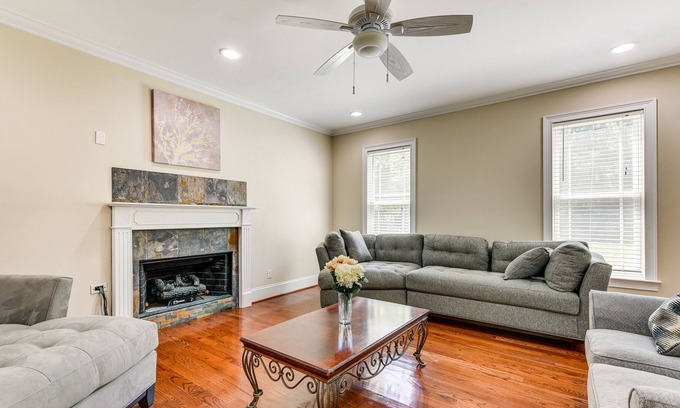 Mint Hill House | Luxe Mint Hill Vacation Home ~ 16 Mi to Charlotte!