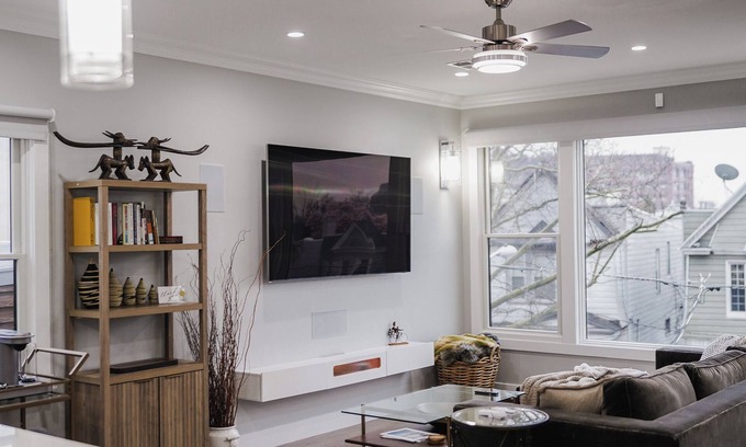 West Side Condo | Luxe, Modern, and Spacious Condo Near NYC