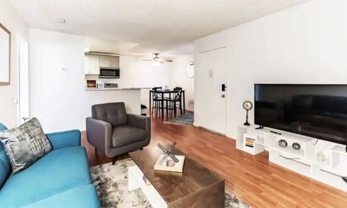 Redlands Apartment | Luxe Modern Getaway in the Heart of Redlands! (CDC Safe)