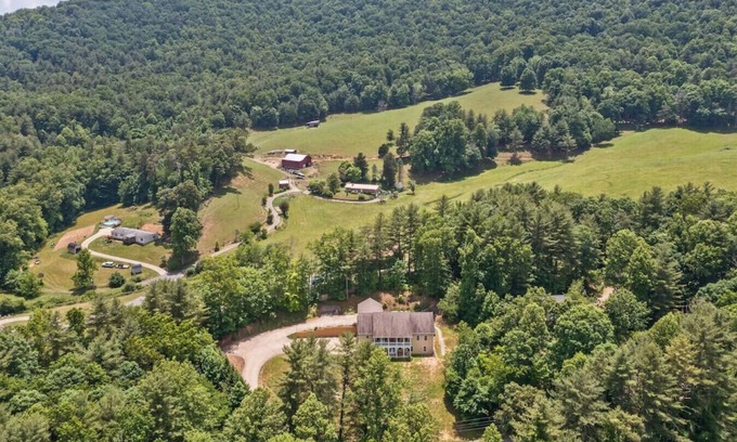 Weaverville House | Luxe Mountain 4BR 4BA Private Home