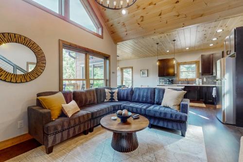 Wears Valley House | Luxe Mountain Hideaway