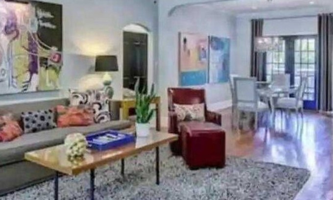 Myers Park Condo | Luxe Myers Park 2BR King Condo | Porch | Private