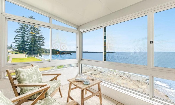 Yamba Apartment | Luxe Oceanfront Apartment