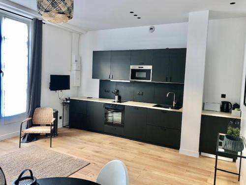 Saint-Thomas-d'Aquin Apartment | Luxe Parisien - Petit Varenne