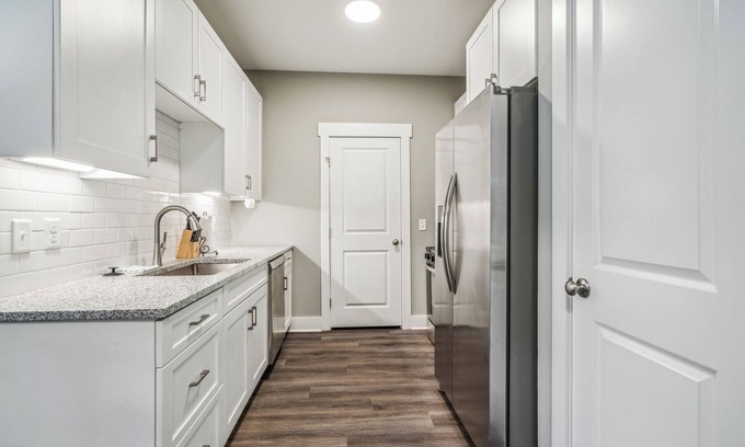 Macon Apartment | Luxe Park 1117 | 2 Bd Apt | Pool, Gym & Parking